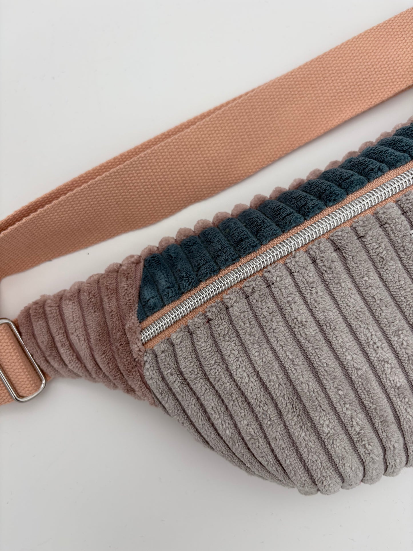 Crossbodybag/ Hipbag- Farbmix - Kuschelcord