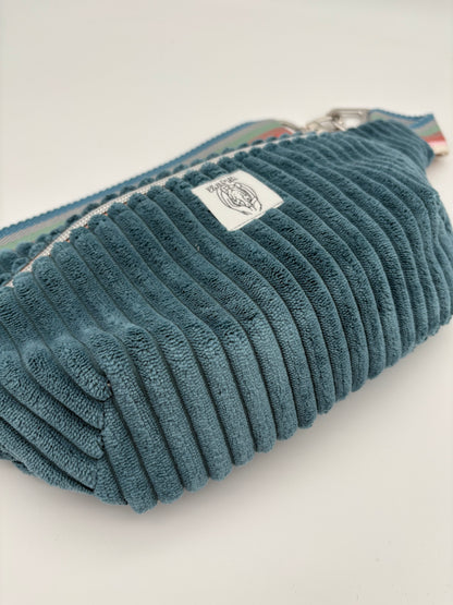 Crossbodybag/ Hipbag- Mint blau Kuschelcord ll