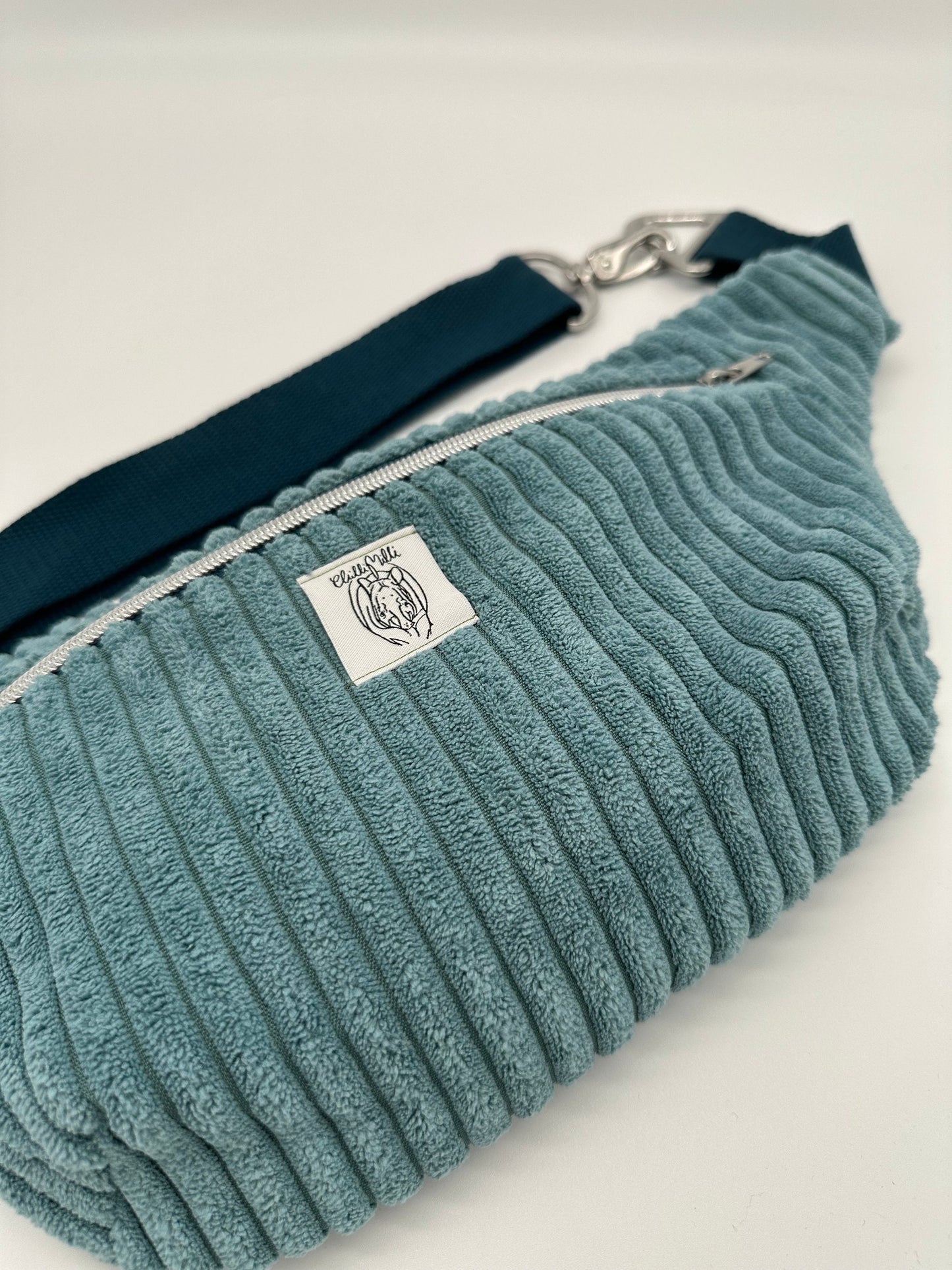 Crossbodybag/ Hipbag- Mint blau petrol Kuschelcord