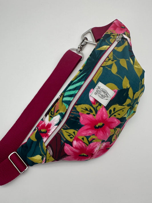 Crossbodybag/ Hipbag- Blumen, Floral, Magenta